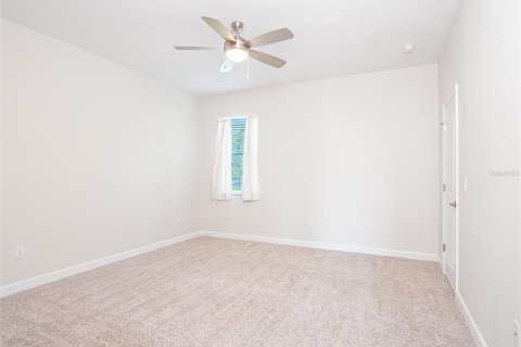 House in Davenport, Florida 6 bedrooms, 360.46 sq.m. № 2216825 - photo 12