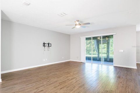 House in Davenport, Florida 6 bedrooms, 360.46 sq.m. № 2216825 - photo 26