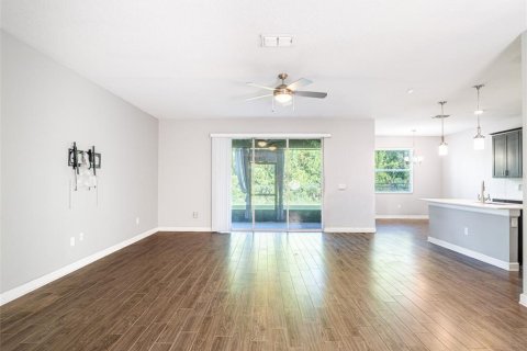 House in Davenport, Florida 6 bedrooms, 360.46 sq.m. № 2216825 - photo 25