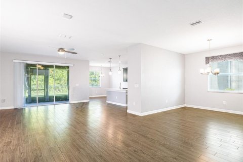 House in Davenport, Florida 6 bedrooms, 360.46 sq.m. № 2216825 - photo 22