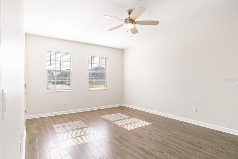 House in Davenport, Florida 6 bedrooms, 360.46 sq.m. № 2216825 - photo 5