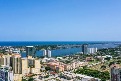 Condo in West Palm Beach, Florida, 2 bedrooms  № 976850 - photo 1