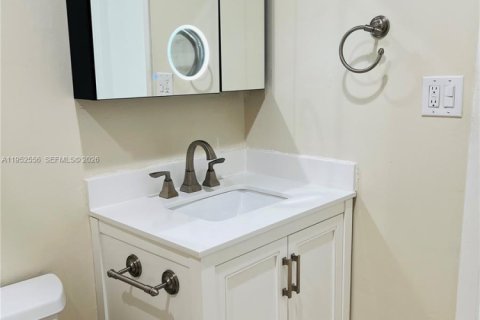 Condominio en venta en Tamarac, Florida, 2 dormitorios, 88.16 m2 № 2007464 - foto 17