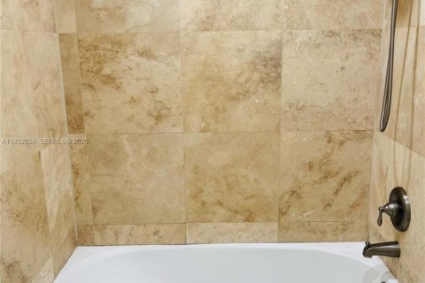 Condominio en venta en Tamarac, Florida, 2 dormitorios, 88.16 m2 № 2007464 - foto 20