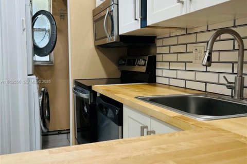 Condominio en venta en Tamarac, Florida, 2 dormitorios, 88.16 m2 № 2007464 - foto 4