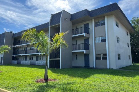 Condominio en venta en Tamarac, Florida, 2 dormitorios, 88.16 m2 № 2007464 - foto 29