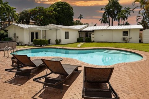 House in Fort Lauderdale, Florida 3 bedrooms № 2333721 - photo 3