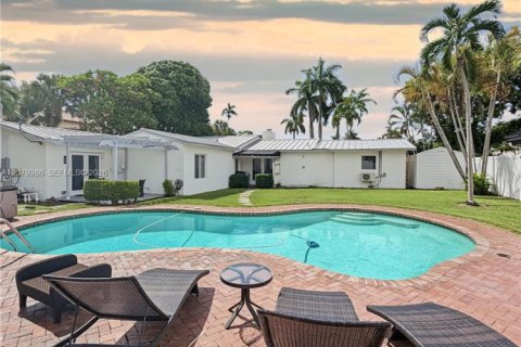 House in Fort Lauderdale, Florida 3 bedrooms № 2333721 - photo 5