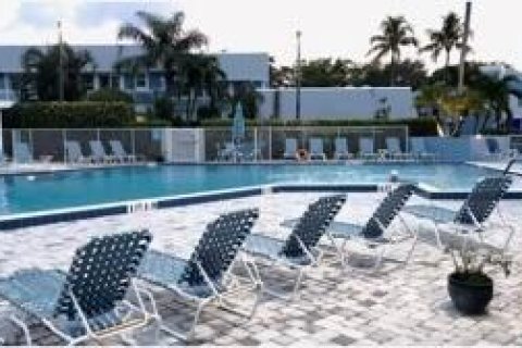 Townhouse in Jupiter, Florida 2 bedrooms, 132.94 sq.m. № 1119900 - photo 1