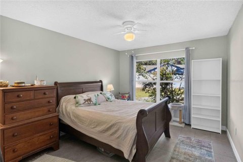 House in Brandon, Florida 3 bedrooms, 141.68 sq.m. № 2221429 - photo 19