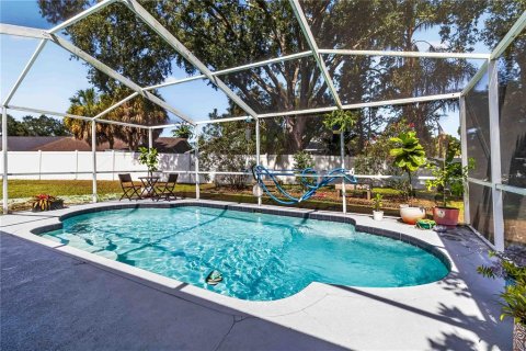 House in Brandon, Florida 3 bedrooms, 141.68 sq.m. № 2221429 - photo 24