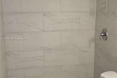 Снять в аренду квартиру в Пемброк-Пайнс, Флорида 2 спальни, 70.05м2, № 2034688 - фото 5