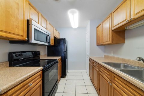 Condo in Winter Park, Florida, 3 bedrooms № 2238575 - photo 15
