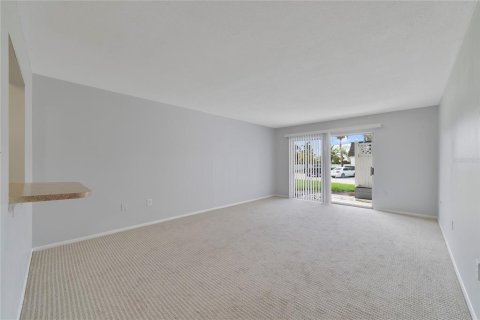 Condo in Winter Park, Florida, 3 bedrooms № 2238575 - photo 11