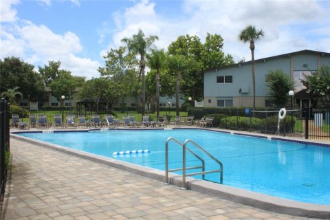 Condo in Winter Park, Florida, 3 bedrooms № 2238575 - photo 9