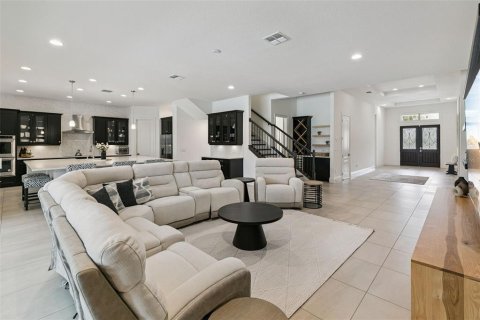 Villa ou maison à vendre à Orlando, Floride: 4 chambres, 413.69 m2 № 2408154 - photo 7