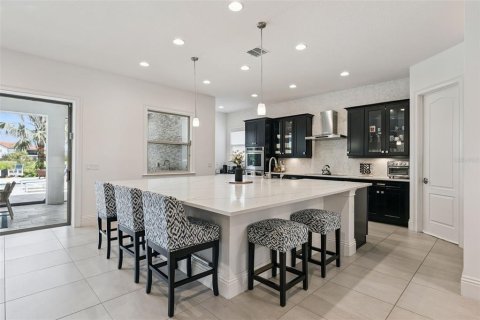 Villa ou maison à vendre à Orlando, Floride: 4 chambres, 413.69 m2 № 2408154 - photo 12