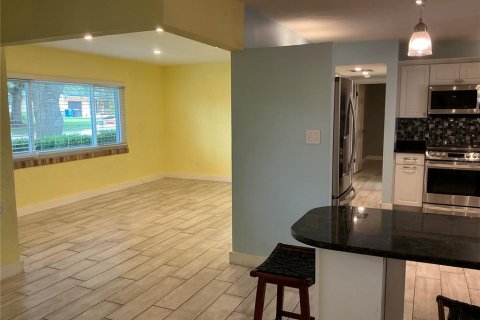 Villa ou maison à louer à Saint Petersburg, Floride: 4 chambres, 196.77 m2 № 2384174 - photo 6