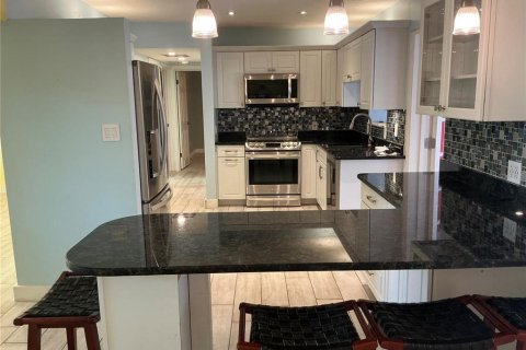 Villa ou maison à louer à Saint Petersburg, Floride: 4 chambres, 196.77 m2 № 2384174 - photo 7