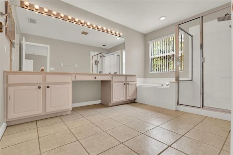 House in Casselberry, Florida 4 bedrooms, 232.35 sq.m. № 1847431 - photo 20