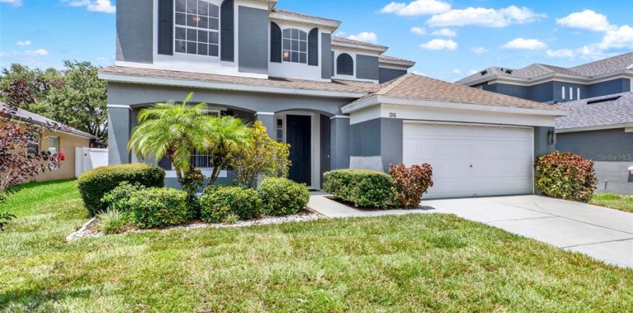House in Casselberry, Florida 4 bedrooms, 232.35 sq.m. № 1847431