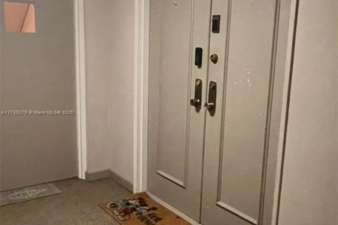 Copropriété à vendre à North Miami, Floride: 2 chambres, 117.06 m2 № 1867477 - photo 5