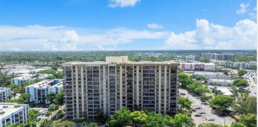 Condo à North Miami, Floride, 2 chambres  № 1867477
