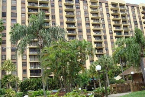 Copropriété à vendre à North Miami, Floride: 2 chambres, 117.06 m2 № 1867477 - photo 2