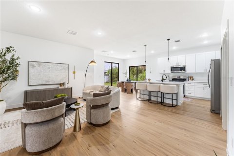 Villa ou maison à vendre à North Port, Floride: 3 chambres, 152.82 m2 № 2401119 - photo 5