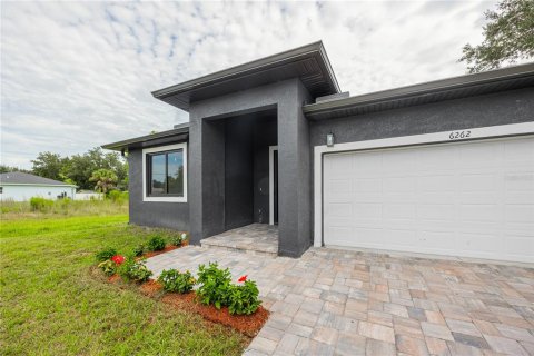 Villa ou maison à vendre à North Port, Floride: 3 chambres, 152.82 m2 № 2401119 - photo 2
