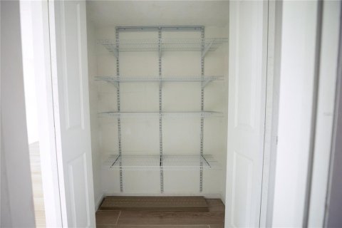 House in Largo, Florida 1 bedroom, 63.17 sq.m. № 1900128 - photo 20