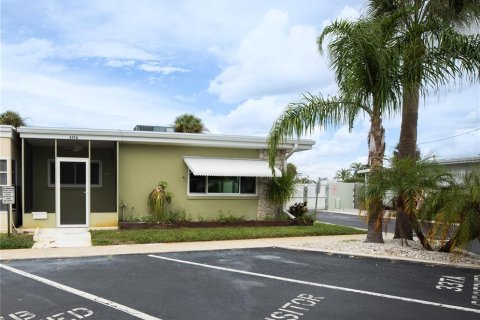 House in Largo, Florida 1 bedroom, 63.17 sq.m. № 1900128 - photo 22