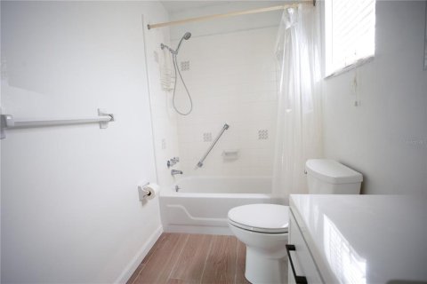House in Largo, Florida 1 bedroom, 63.17 sq.m. № 1900128 - photo 14