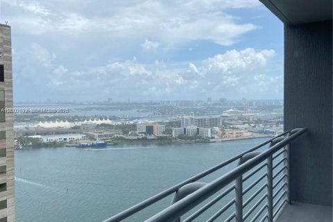 Condo in Miami, Florida, 1 bedroom  № 2066687 - photo 10