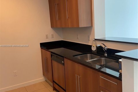 Condo in Miami, Florida, 1 bedroom  № 2066687 - photo 5