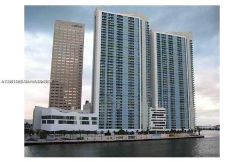 Condo in Miami, Florida, 1 bedroom  № 2066687 - photo 14