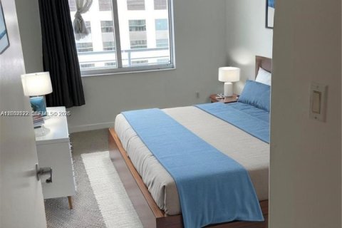 Condo in Miami, Florida, 1 bedroom  № 2066687 - photo 7