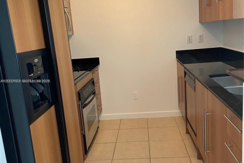 Condo in Miami, Florida, 1 bedroom  № 2066687 - photo 4