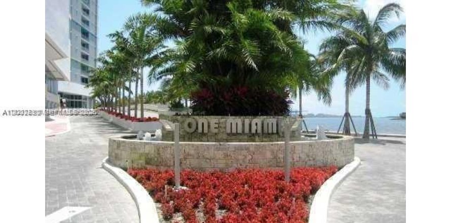 Condo in Miami, Florida, 1 bedroom  № 2066687