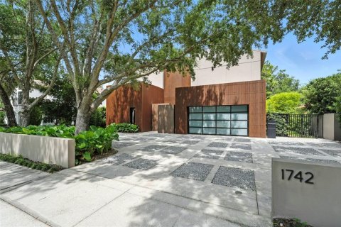 Casa en venta en Winter Park, Florida, 4 dormitorios, 339.84 m2 № 1804947 - foto 1