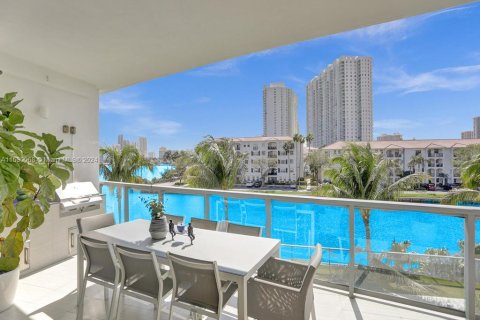 Copropriété à vendre à Aventura, Floride: 3 chambres, 226.77 m2 № 2171968 - photo 10