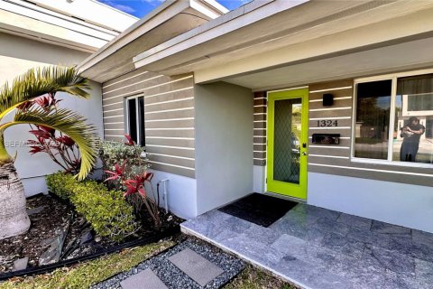 Villa ou maison à vendre à Fort Lauderdale, Floride: 3 chambres, 165.83 m2 № 2025200 - photo 4