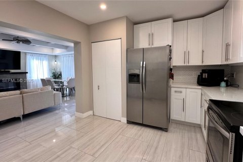 Villa ou maison à vendre à Fort Lauderdale, Floride: 3 chambres, 165.83 m2 № 2025200 - photo 11
