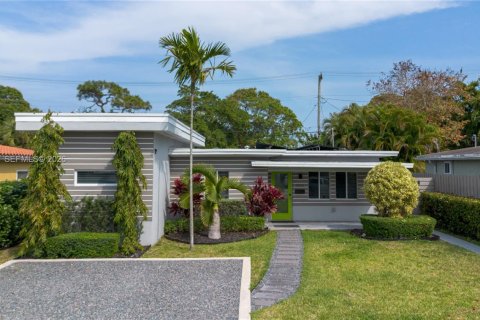 Villa ou maison à vendre à Fort Lauderdale, Floride: 3 chambres, 165.83 m2 № 2025200 - photo 2