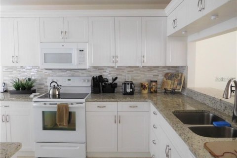 Condominio en alquiler en Sarasota, Florida, 2 dormitorios, 119.84 m2 № 1334246 - foto 3