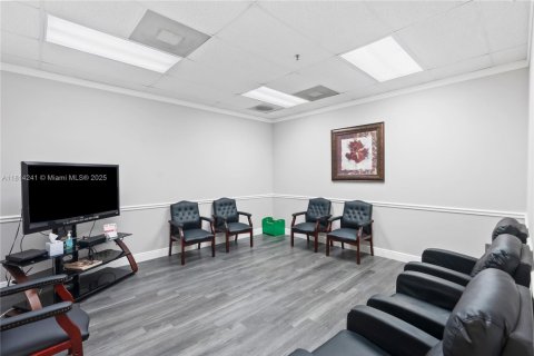 Propiedad comercial en venta en Davie, Florida № 2055127 - foto 7