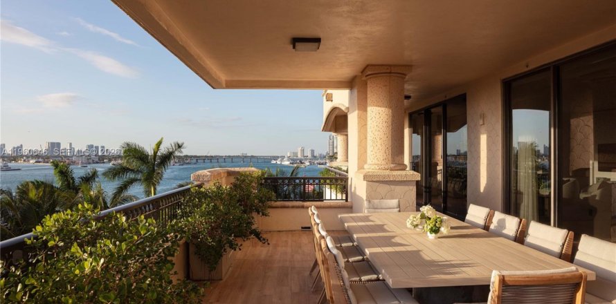 Кондоминиум с 3 спальнями в Майами-Бич, Флорида № 2023604