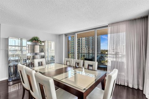 Купить кондоминиум в Халландейл-Бич, Флорида 2 спальни, 181.62м2, № 1963723 - фото 3