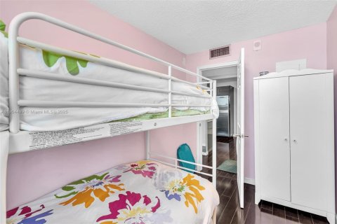 Купить кондоминиум в Халландейл-Бич, Флорида 2 спальни, 181.62м2, № 1963723 - фото 30