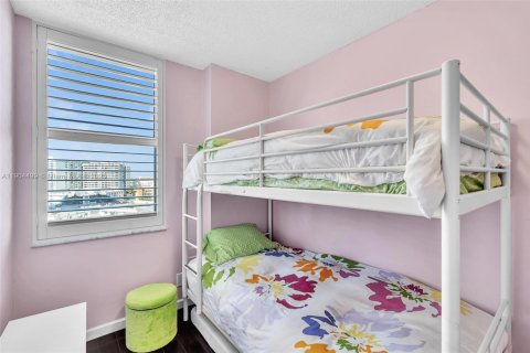 Купить кондоминиум в Халландейл-Бич, Флорида 2 спальни, 181.62м2, № 1963723 - фото 28